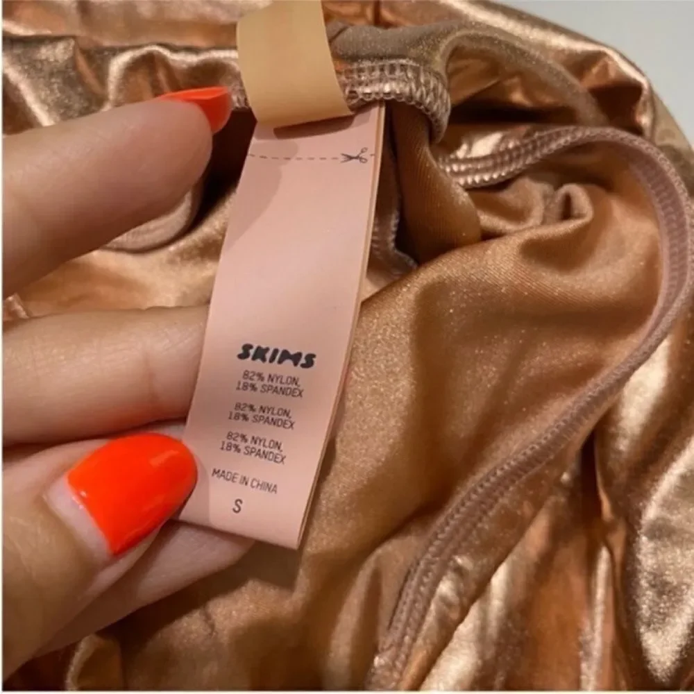 NWOT‎ SKIMS Metallic Rose Gold Sarong